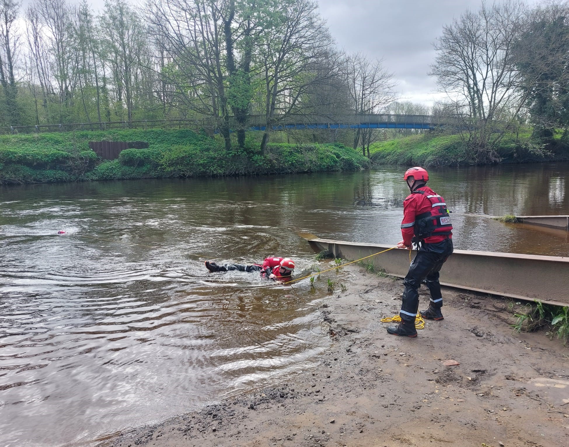 Durham Blue Watch Firefighters demonstrate a throw-line rescue.