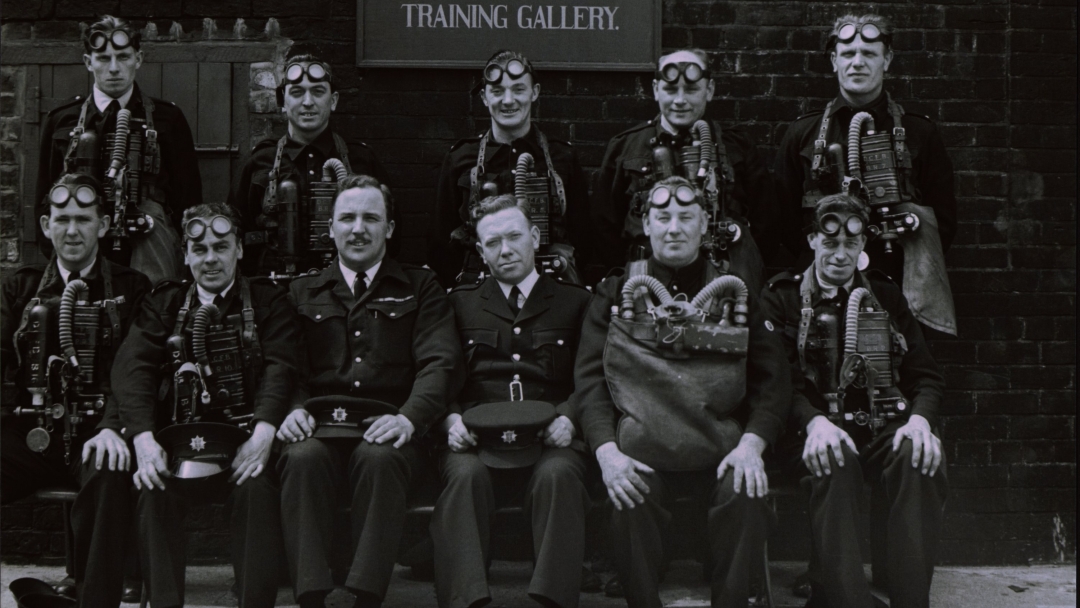 Vintage photo of firefighters in black and white in BA 